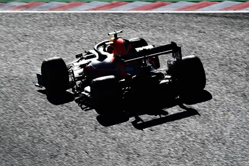 Partenza sbagliata delle Rosse, la Mercedes vince il Mondiale costruttori.