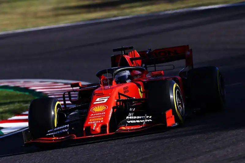 Partenza sbagliata delle Rosse, la Mercedes vince il Mondiale costruttori.