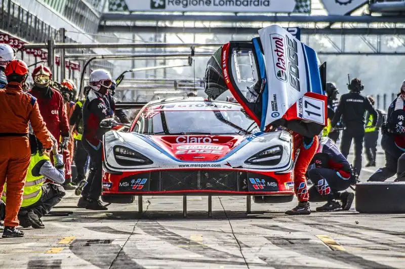Con la Lamborghini Huracan GT3 Evo di Emil Frey Racing Costa e Altoè hanno ottenuto nel Tempio della Velocità il titolo piloti del campionato.