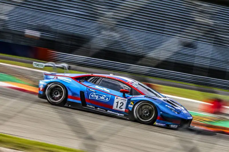 Con la Lamborghini Huracan GT3 Evo di Emil Frey Racing Costa e Altoè hanno ottenuto nel Tempio della Velocità il titolo piloti del campionato.