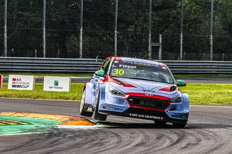 Il successo di Josh Files è arrivato con il primo posto di gara-2 quando, con la sua Hyundai i30 N, ha prevalso su Julien Briché e Daniel Lloyd.