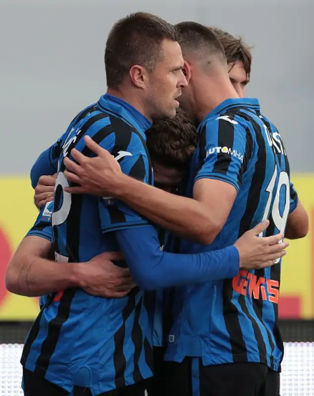 Per gli orobici in gol Gosens, Papu Gomez e Duvan Zapata, di Lucioni il gol della bandiera dei giallorossi.