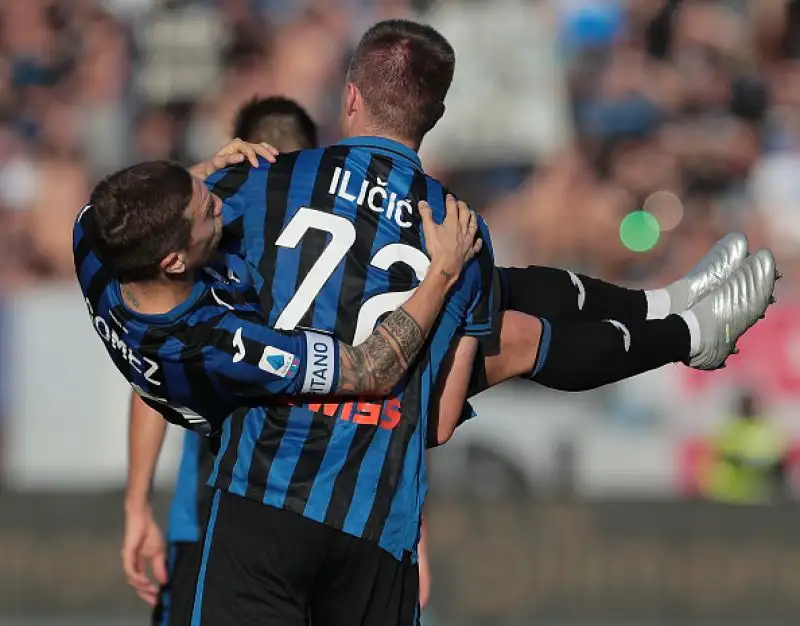 Tripletta di Muriel, doppietta di Ilicic e gol di Pasalic e del giovane Traore per i bergamaschi, di Okaka il gol per gli ospiti.