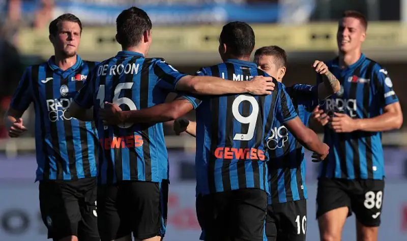 Tripletta di Muriel, doppietta di Ilicic e gol di Pasalic e del giovane Traore per i bergamaschi, di Okaka il gol per gli ospiti.