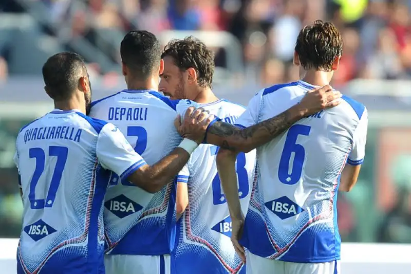 Palacio e Bani in gol per i rossoblu, di Gabbiadini il gol del momentaneo pareggio degli ospiti.