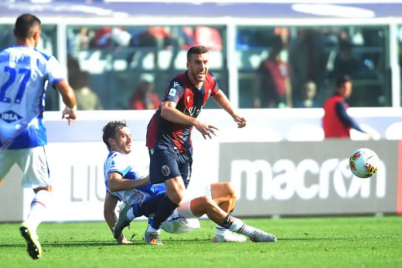 Palacio e Bani in gol per i rossoblu, di Gabbiadini il gol del momentaneo pareggio degli ospiti.