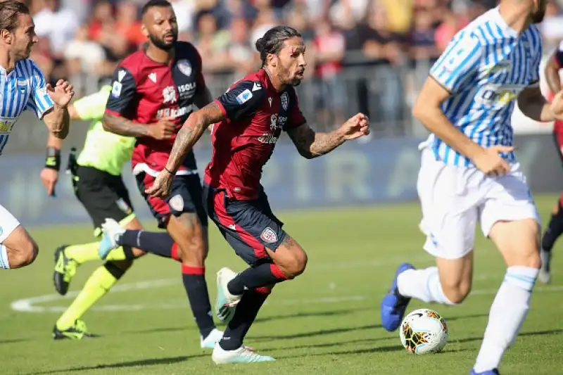 Il Cagliari di Maran piega in casa la Spal per 2-0: Nainggolan (gran gol) e Faragò.