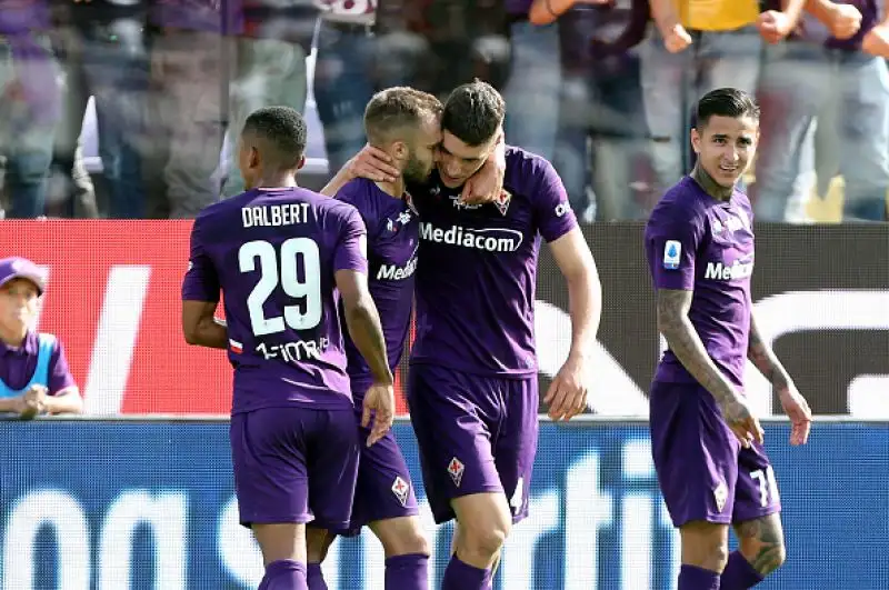 I padroni di casa ottengono i tre punti nella ripresa grazie a un colpo di testa di Milenkovic sugli sviluppi di un calcio d'angolo.