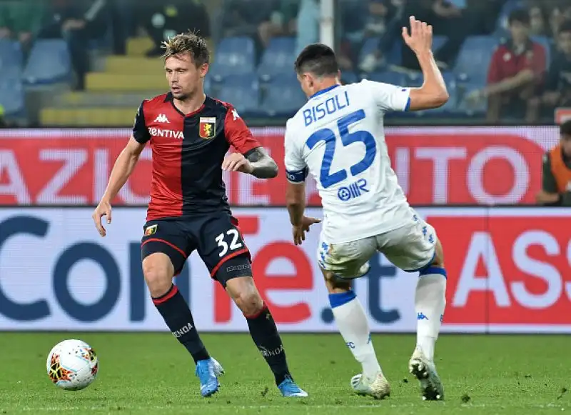 Il Brescia è andato in vantaggio con Tonali, i rossoblu hanno risposto con le reti di Pandev, Kouamè e Agudelo.