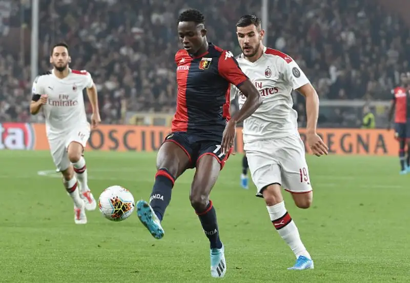 Vantaggio rossoblu con Shone, pareggio di Theo Hernandez e vantaggio degli ospiti con un rigore di Kessie. Nel finale Shone si fa parare un rigore da Reina.
