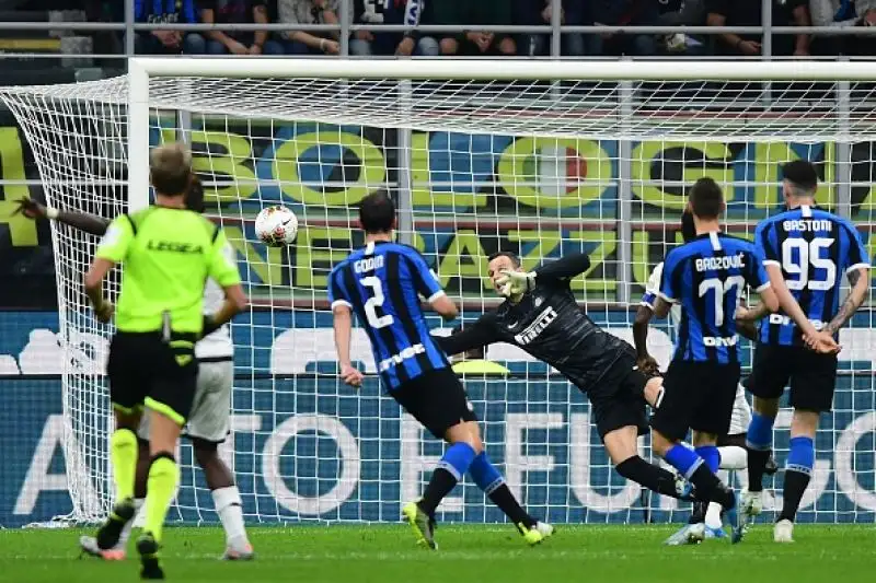 Per i nerazzurri in gol Candreva e Lukaku, Karamoh e Gervinho per gli ospiti.