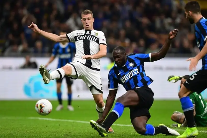 Per i nerazzurri in gol Candreva e Lukaku, Karamoh e Gervinho per gli ospiti.