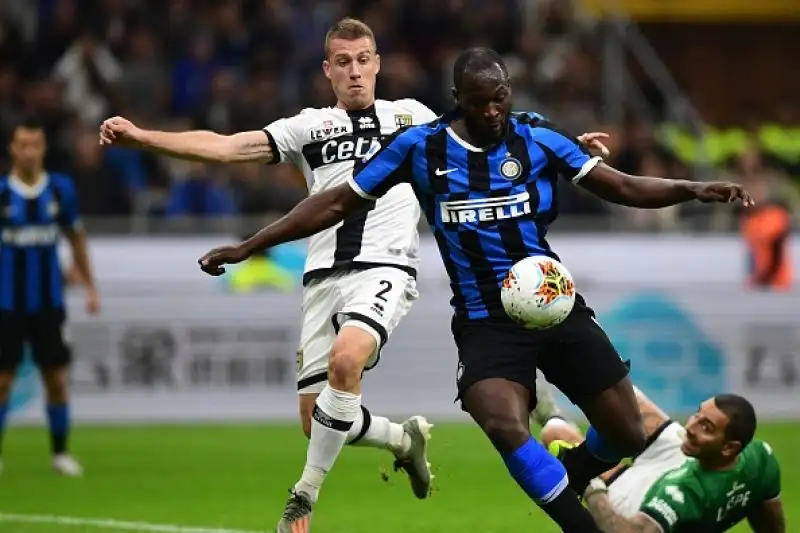 Per i nerazzurri in gol Candreva e Lukaku, Karamoh e Gervinho per gli ospiti.