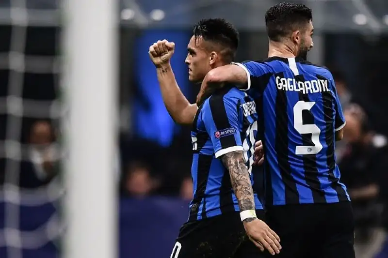 Un gol per tempo per i neroazzurri con Lautaro Martinez e Candreva. L'argentino si è anche fatto parare un rigore sul 1-0.