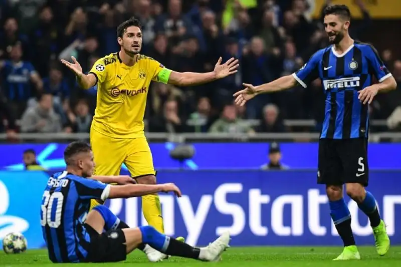 Un gol per tempo per i neroazzurri con Lautaro Martinez e Candreva. L'argentino si è anche fatto parare un rigore sul 1-0.