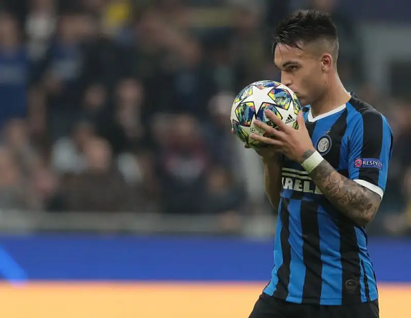 Un gol per tempo per i neroazzurri con Lautaro Martinez e Candreva. L'argentino si è anche fatto parare un rigore sul 1-0.