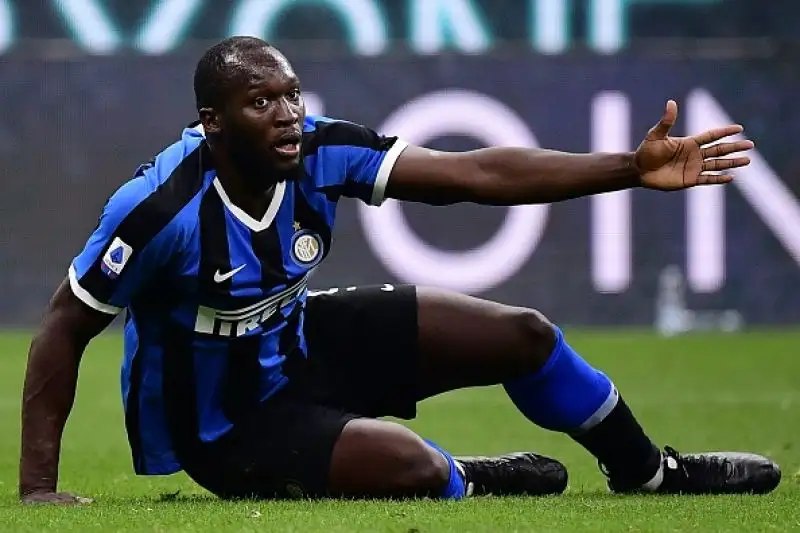 Juve subito in vantaggio con Dybala, pareggio di Lautaro su rigore, concesso per fallo di mano di DeLigt, e infine gol vittoria dell'implacabile Higuain.
