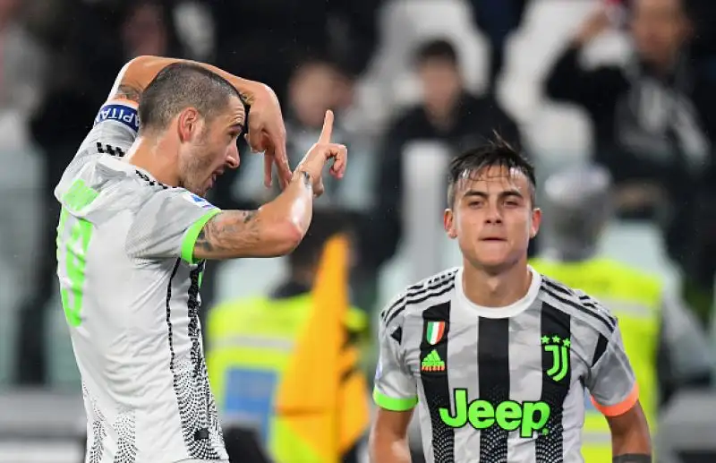 La Juventus piega per 2-1 il Genoa al 96': decide una match che sembrava stregato per i bianconeri Cristiano Ronaldo su rigore.