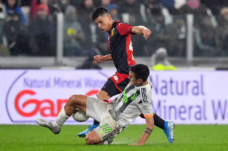 La Juventus piega per 2-1 il Genoa al 96': decide una match che sembrava stregato per i bianconeri Cristiano Ronaldo su rigore.