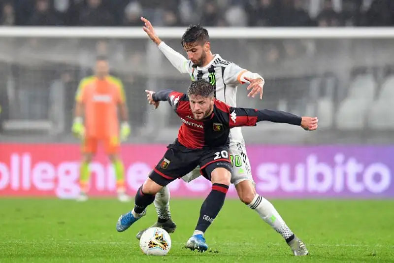 La Juventus piega per 2-1 il Genoa al 96': decide una match che sembrava stregato per i bianconeri Cristiano Ronaldo su rigore.