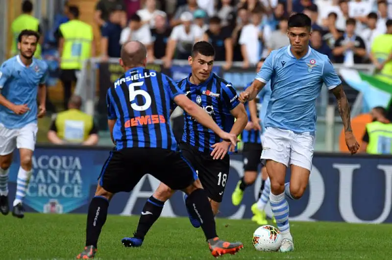 Gara spettacolare quella dell'Olimpico tra Lazio e Atalanta. Avanti di tre reti, i nerazzurri si sono fatti rimontare dai biancocelesti.