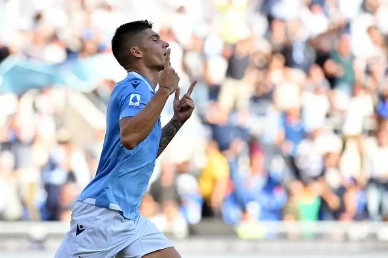 Gara spettacolare quella dell'Olimpico tra Lazio e Atalanta. Avanti di tre reti, i nerazzurri si sono fatti rimontare dai biancocelesti.