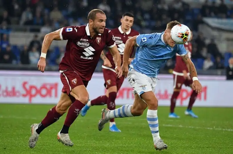 Il Torino crolla sotto ai colpi di Immobile e compagni. Belotti segna nella porta sbagliata.