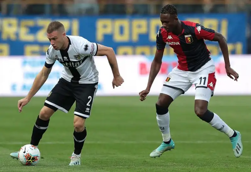 Domenica da ricordare per il Parma, che nel primo anticipo dell'ottava giornata di serie A travolge il Genoa per 5-1 al Tardini. 