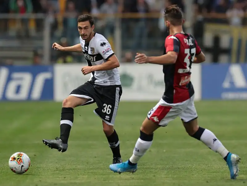 Domenica da ricordare per il Parma, che nel primo anticipo dell'ottava giornata di serie A travolge il Genoa per 5-1 al Tardini. 