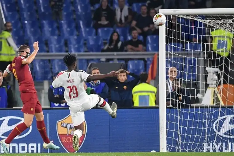 Di Dzeko e Zaniolo le reti giallorosse, Hernandez l'autore del momentaneo pareggio dei meneghini.