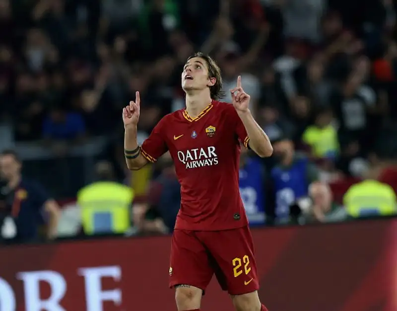 Di Dzeko e Zaniolo le reti giallorosse, Hernandez l'autore del momentaneo pareggio dei meneghini.