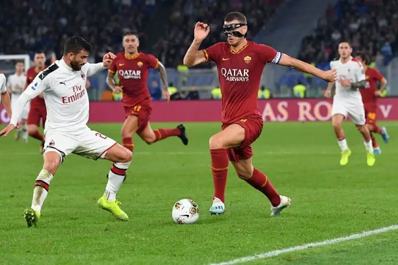 Di Dzeko e Zaniolo le reti giallorosse, Hernandez l'autore del momentaneo pareggio dei meneghini.