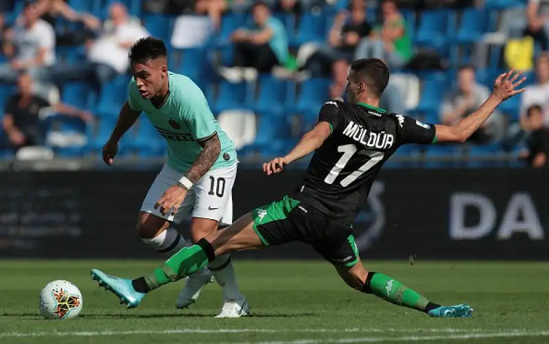 Sfida spettacolare al Mapei Stadium: Conte ringrazia Lautaro e Lukaku, ma trema fino alla fine e vince 4-3.