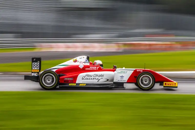Bolidi in pista per l'Aci Racing Weekend.