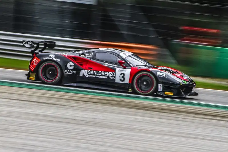 Bolidi in pista per l'Aci Racing Weekend.
