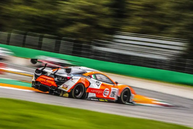 Bolidi in pista per l'Aci Racing Weekend.