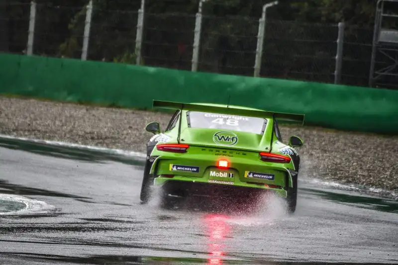 Bolidi in pista per l'Aci Racing Weekend.