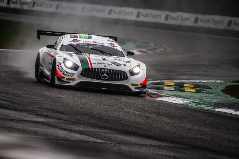 Bolidi in pista per l'Aci Racing Weekend.