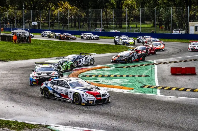 Bolidi in pista per l'Aci Racing Weekend.