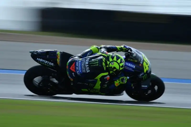 E’ stato Quartararo il più veloce nel pomeriggio del venerdì in Thailandia. Morbidelli terzo, Valentino Rossi nella top five.