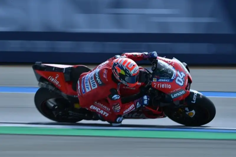 E’ stato Quartararo il più veloce nel pomeriggio del venerdì in Thailandia. Morbidelli terzo, Valentino Rossi nella top five.