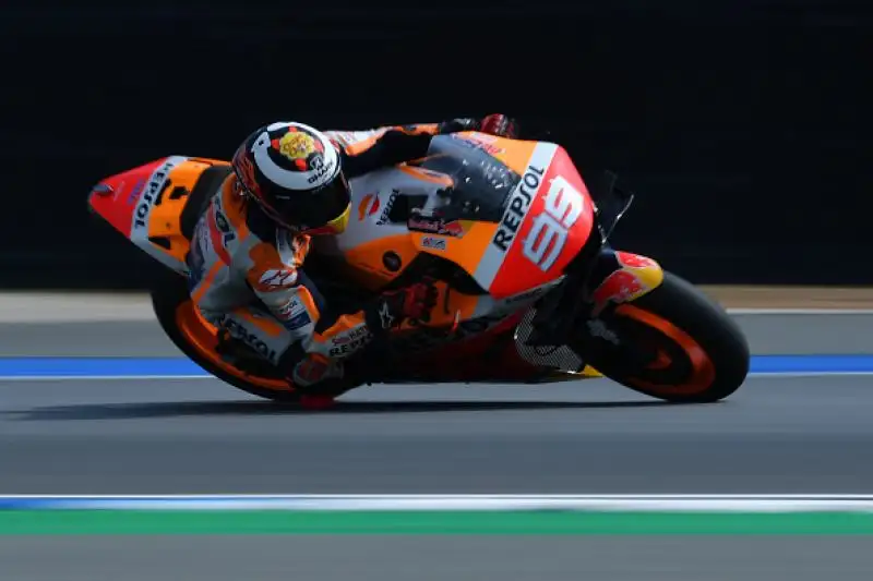 E’ stato Quartararo il più veloce nel pomeriggio del venerdì in Thailandia. Morbidelli terzo, Valentino Rossi nella top five.