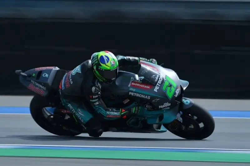 E’ stato Quartararo il più veloce nel pomeriggio del venerdì in Thailandia. Morbidelli terzo, Valentino Rossi nella top five.