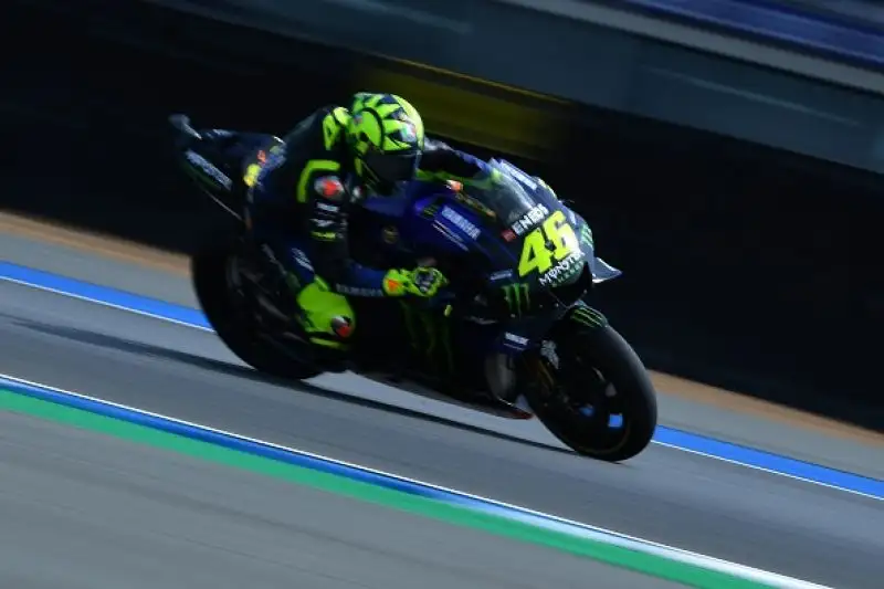 E’ stato Quartararo il più veloce nel pomeriggio del venerdì in Thailandia. Morbidelli terzo, Valentino Rossi nella top five.