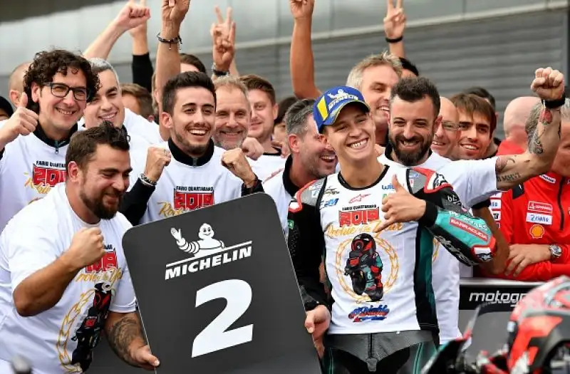 Marc Marquez regna incontrastato: il centauro della Honda domina il Gran Premio del Giappone, imponendosi per distacco su Quartararo e Dovizioso. 