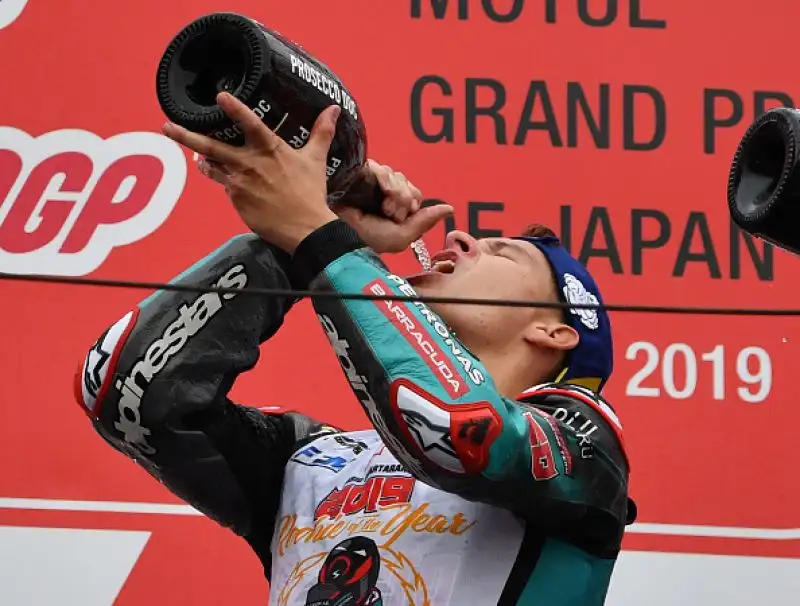 Marc Marquez regna incontrastato: il centauro della Honda domina il Gran Premio del Giappone, imponendosi per distacco su Quartararo e Dovizioso. 