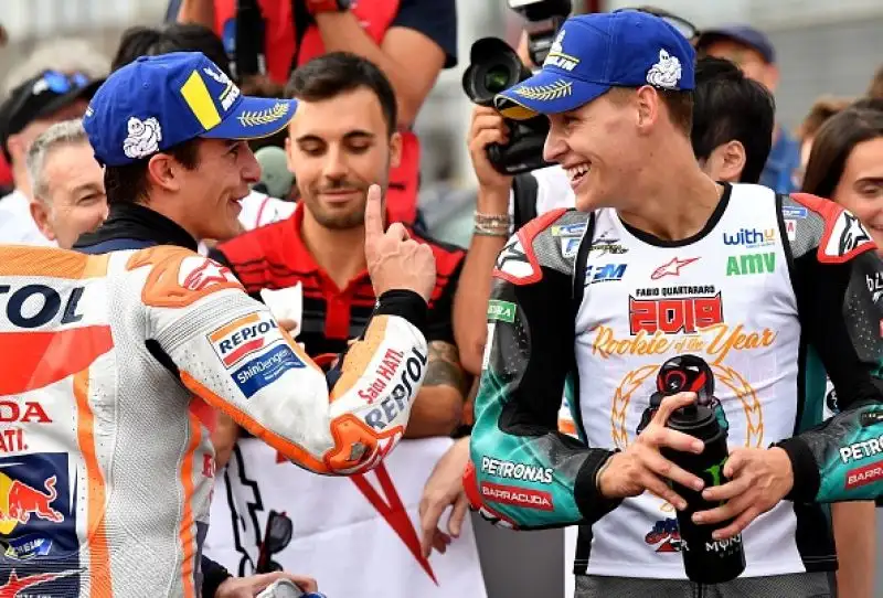 Marc Marquez regna incontrastato: il centauro della Honda domina il Gran Premio del Giappone, imponendosi per distacco su Quartararo e Dovizioso. 