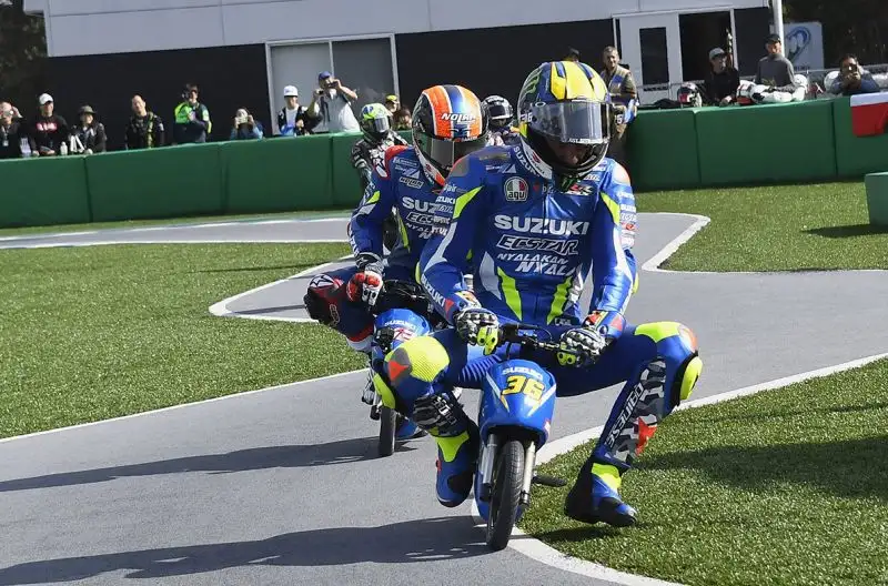 Un simpatico fuori programma ha aperto il fine settimana di Motegi.
