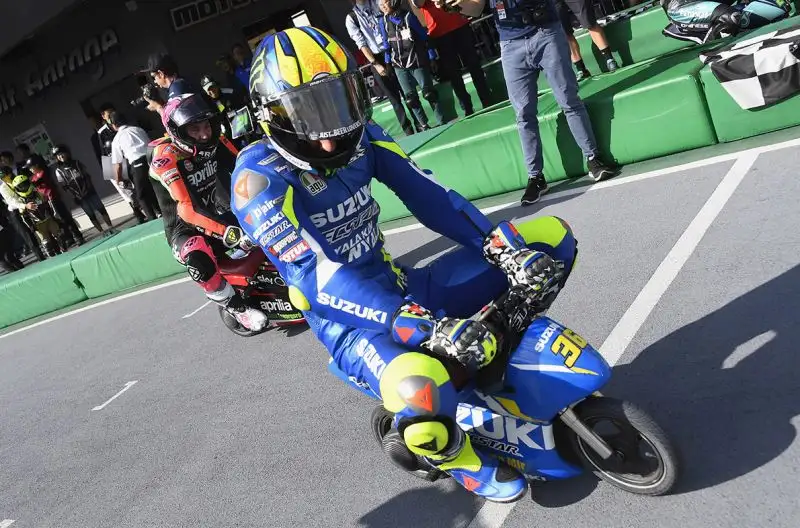 Un simpatico fuori programma ha aperto il fine settimana di Motegi.