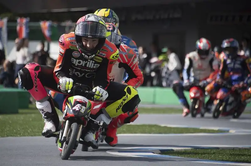 Un simpatico fuori programma ha aperto il fine settimana di Motegi.
